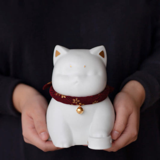 shiro neko urn.