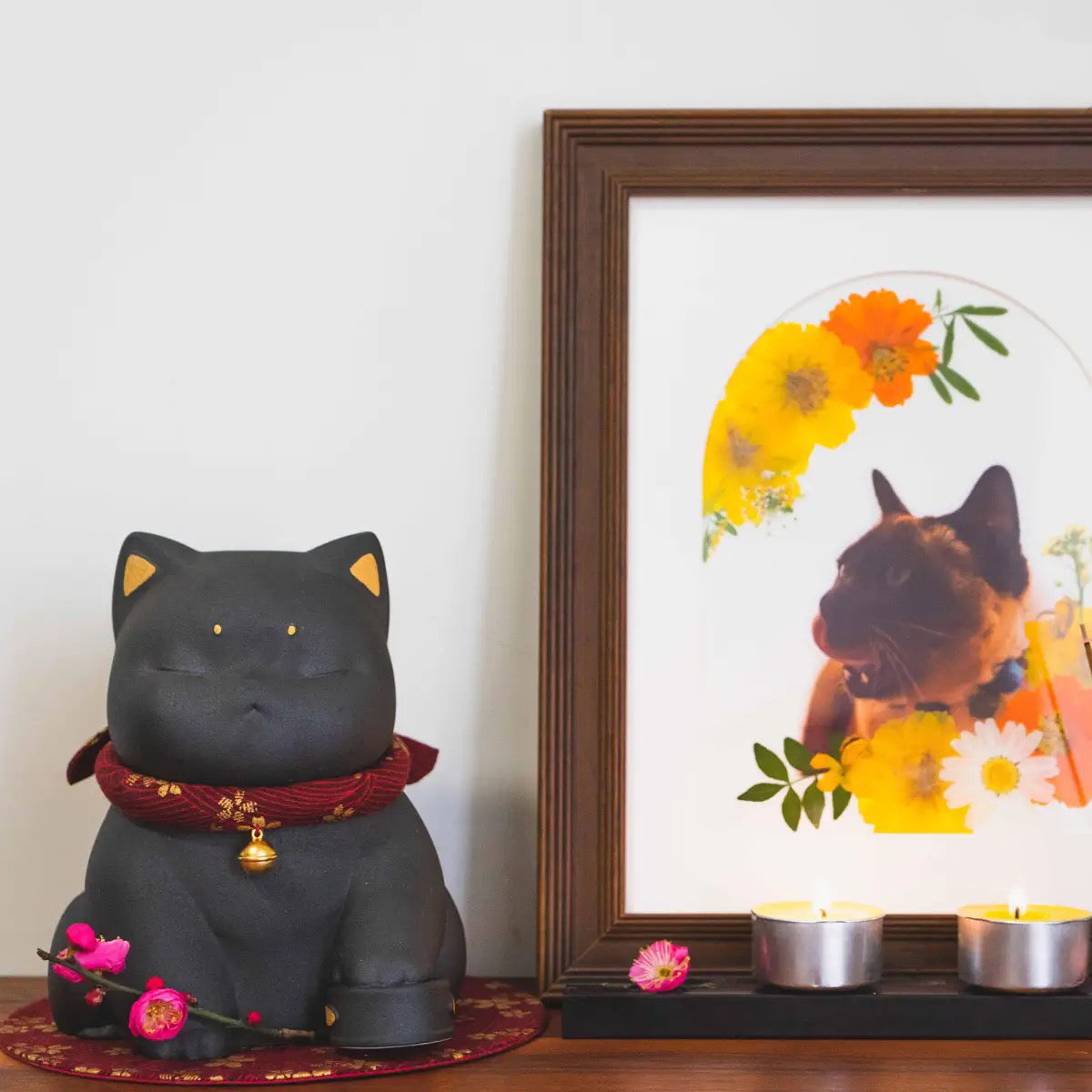 kuro neko urn.